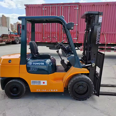 FD30 Toyota 3 tonnellate di carrello elevatore con lunghezza di forcella 1,2M Original Giappone Diesel Fork Lift