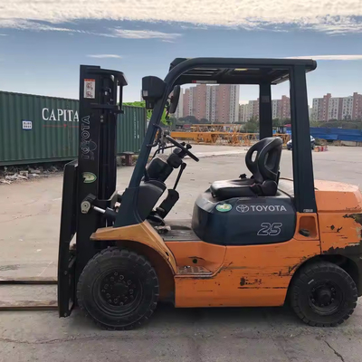 GIAPPONE TOYOTA 3 tonnellate 7F FD30 carrello elevatore a tre alberi per manipolazione versatile di materiali