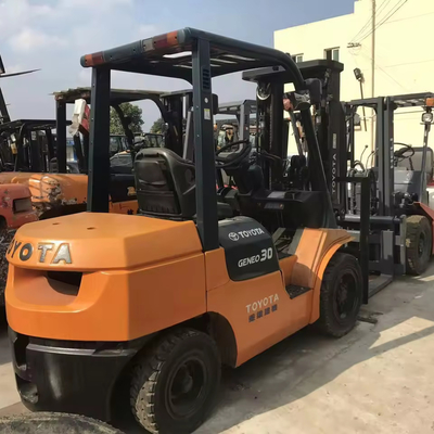 Impianto di produzione utilizzato TOYOTA FD30 3 tonnellate carrello elevatore con 3 stadi mastro in grande promozione