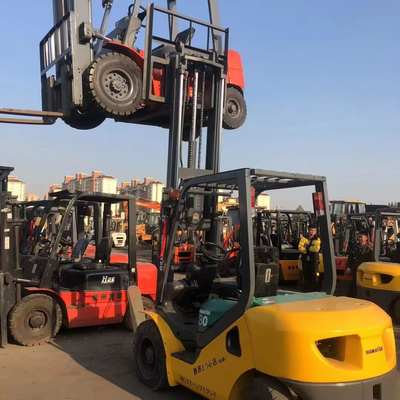 3 kg Peso Usato Komatsu carrello elevatore FD30 3000 kg TCM Giapponese ISUZU Motore
