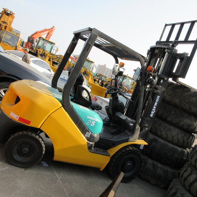 Komatsu FD25 FD30 carrello elevatore diesel 2,5 tonnellate 3 tonnellate utilizzato con cambio laterale a ragionevole