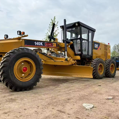 Categoria CAT 140K con motore Cummins e scarse ore di lavoro in ottime condizioni