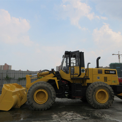 Komatsu Wa380-3 di seconda mano con 890 ore di lavoro in buone condizioni
