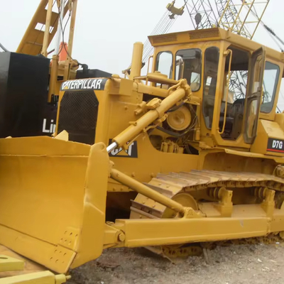 Trattore a trascinatore usato CAT D7G con 20580 KG di peso della macchina in stabilimento di produzione