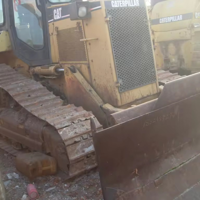 Bulldozer Cat D5M in ottime condizioni per lavori di costruzione a prezzi accessibili