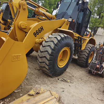 Scavo di sabbia pesante con il caricatore a ruote originale giapponese Caterpillar 966H