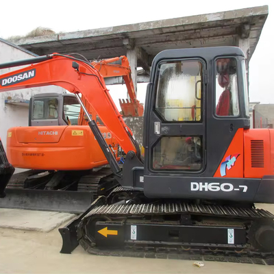 Compra di seconda mano Doosan DH60-7 escavatori scarpe da corsa usate e pompa idraulica originale