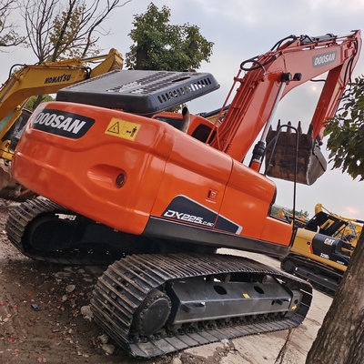 Doosan DX60 DX60-9 Escavatore usato con capacità di secchio di 0,7 m3 e 2800 ore di lavoro