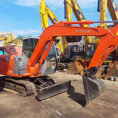 Hitachi 55UR di seconda mano Scarpe da corsa mini escavatore e 5960kg di peso operativo