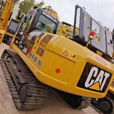 Escavatore usato CAT 320D2 Modello 2022 con 2800 ore di lavoro e 20000 kg di peso della macchina