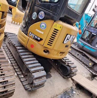 Miniescavatore CAT 303.5E con peso di esercizio di 3600 libbre e motore CAT C1.1