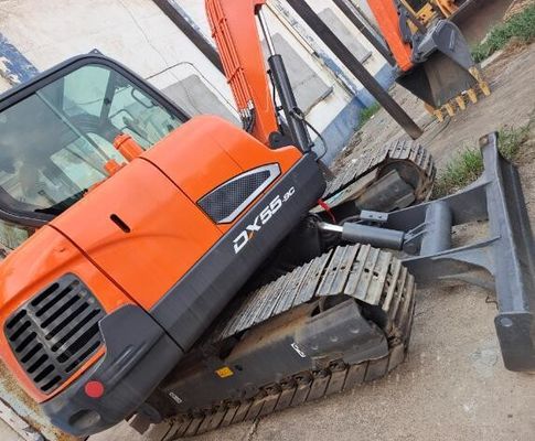 Doosan DX55-9C mini escavatore con colore originale e capacità di 0.21 secchi