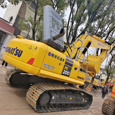 Escavatori Komatsu PC200-8 usati originali giapponesi provenienti dal Giappone con 20000 KG di peso della macchina