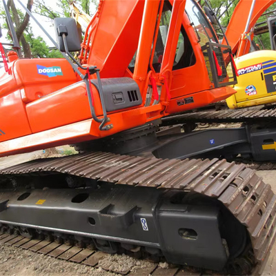 Escavatori Doosan DH55 usati con cilindro idraulico originale e 2800 ore di lavoro
